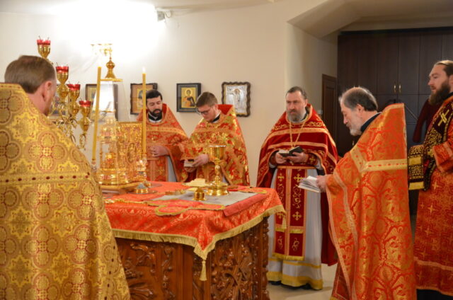 2020-02-14-liturgiya-v-den-pamyati-muchenika-trifona_08